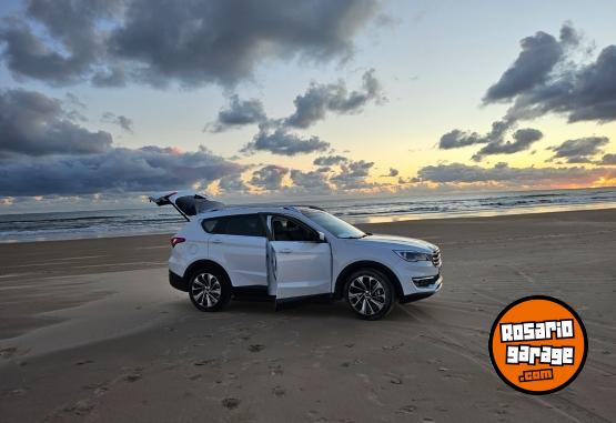 Camionetas - Jetour X70 2025 Nafta 16000Km - En Venta