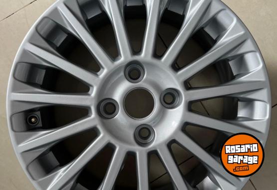 Accesorios para Autos - Llanta Ford Fiesta Kinetic Rodado 16 NUEVA - En Venta