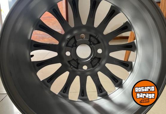 Accesorios para Autos - Llanta Ford Fiesta Kinetic Rodado 16 NUEVA - En Venta