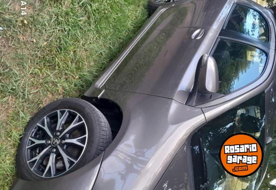 Autos - Toyota Etios xls 5 puertas 2018 Nafta 150000Km - En Venta