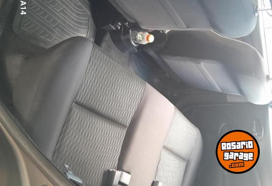 Autos - Toyota Etios xls 5 puertas 2018 Nafta 150000Km - En Venta