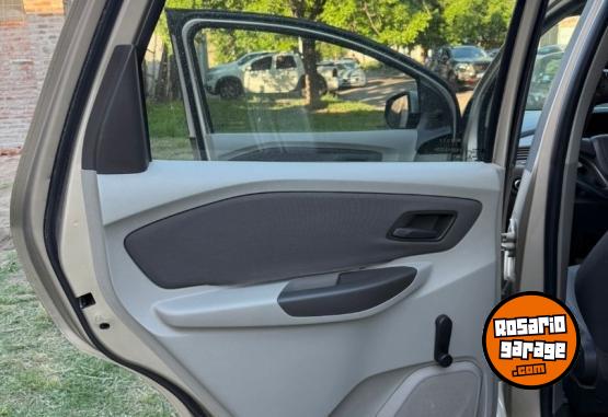 Autos - Chevrolet Spin LT 2013 GNC 160000Km - En Venta