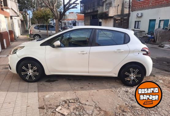 Autos - Peugeot 208 active 1.5 2017 Nafta 79000Km - En Venta
