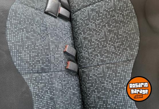 Autos - Fiat UNO 1.4 NOVO 2011 Nafta 174000Km - En Venta