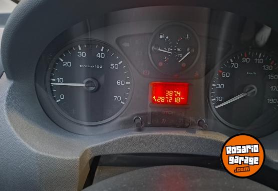 Utilitarios - Peugeot Expert 2014 Diesel 285000Km - En Venta