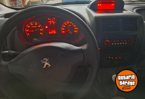 Utilitarios - Peugeot Expert 2014 Diesel 285000Km - En Venta