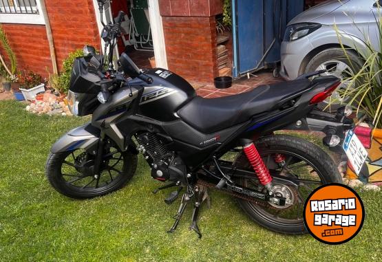 Motos - Honda Twister 125 DLX 2023 Nafta 12000Km - En Venta