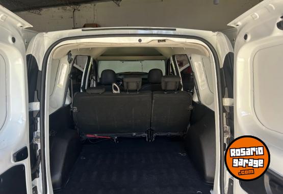 Utilitarios - Renault Kangoo diesel 5 asientos 2019 Diesel 147000Km - En Venta