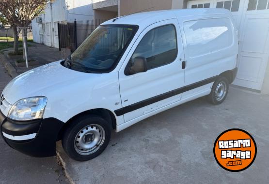 Utilitarios - Peugeot Partner 2012 Diesel 183000Km - En Venta
