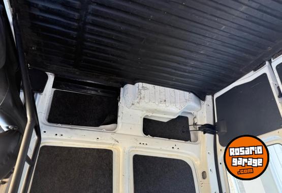 Utilitarios - Peugeot Partner 2012 Diesel 183000Km - En Venta