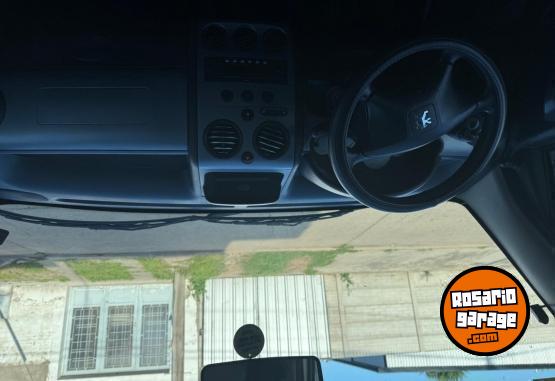 Utilitarios - Peugeot Partner 2012 Diesel 183000Km - En Venta