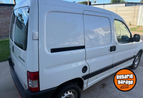 Utilitarios - Peugeot Partner 2012 Diesel 183000Km - En Venta