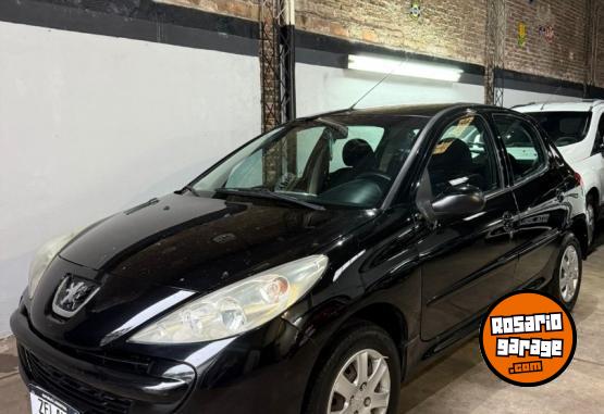 Autos - Peugeot 207 2014 Nafta 98230Km - En Venta