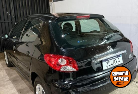 Autos - Peugeot 207 2014 Nafta 98230Km - En Venta