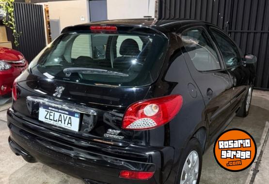 Autos - Peugeot 207 2014 Nafta 98230Km - En Venta