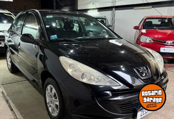 Autos - Peugeot 207 2014 Nafta 98230Km - En Venta