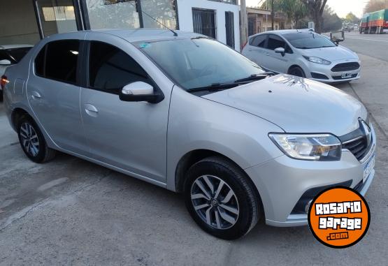 Autos - Renault Logan Intense 2022 GNC 104000Km - En Venta