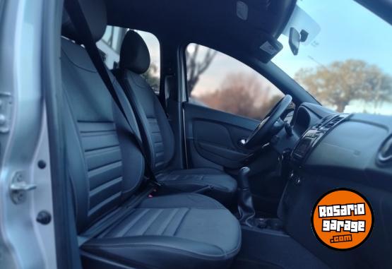 Autos - Renault Logan Intense 2022 GNC 104000Km - En Venta