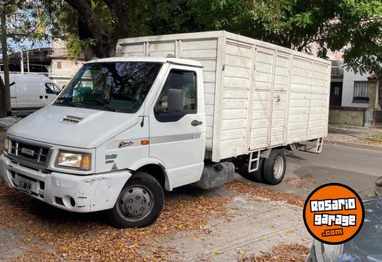 Camiones y Grúas - IVECO DAILY 35 10 2005 ÚNICA MANO - En Venta