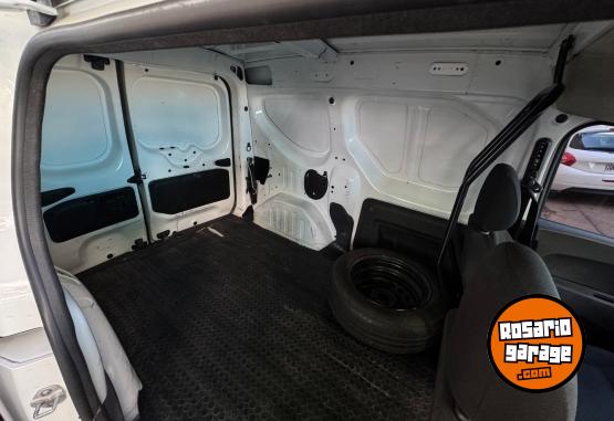 Utilitarios - Renault Kangoo Expresa Furgon 2019 Nafta 87000Km - En Venta