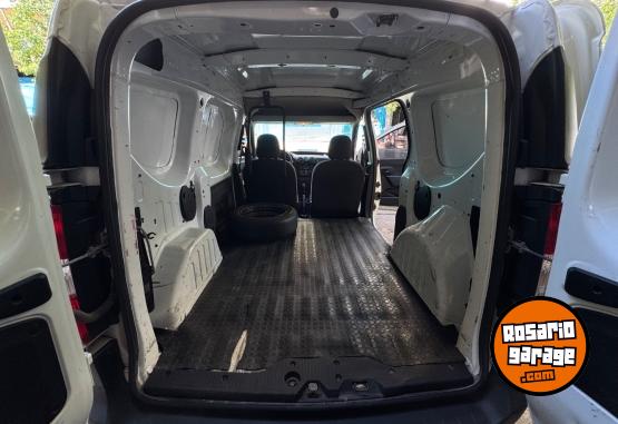 Utilitarios - Renault Kangoo Expresa Furgon 2019 Nafta 87000Km - En Venta