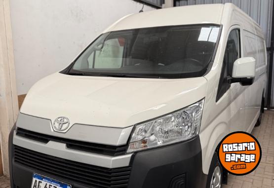 Utilitarios - Toyota Hiace L2H2 Furgn 2.8TDI 2022 Diesel 48285Km - En Venta