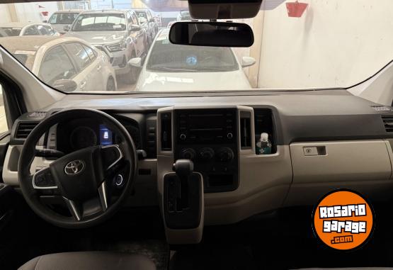 Utilitarios - Toyota Hiace L2H2 Furgn 2.8TDI 2022 Diesel 48285Km - En Venta