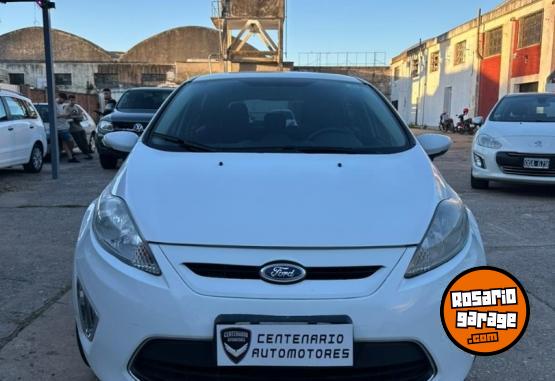Autos - Ford Fiesta Kinetic Titanium 2012 Nafta 112000Km - En Venta