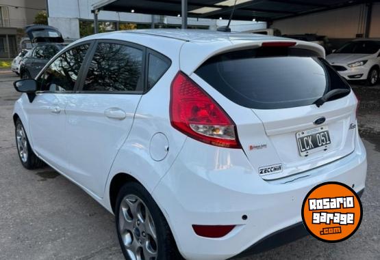 Autos - Ford Fiesta Kinetic Titanium 2012 Nafta 112000Km - En Venta