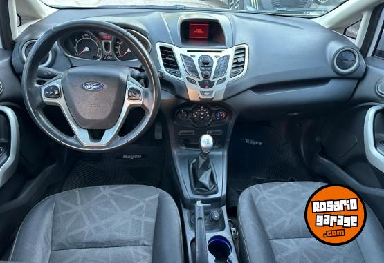 Autos - Ford Fiesta Kinetic Titanium 2012 Nafta 112000Km - En Venta
