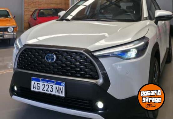 Autos - Toyota Corolla Cross Seg Hbrida 2023 Electrico / Hibrido 9000Km - En Venta