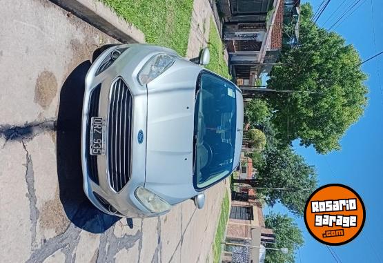 Autos - Ford Fiesta kinetic se 2015 Nafta 165000Km - En Venta