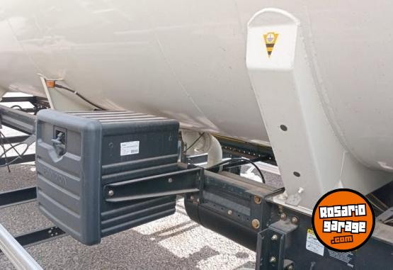 Camiones y Grúas - 2025 RANDON tanque Monocisterna - En Venta