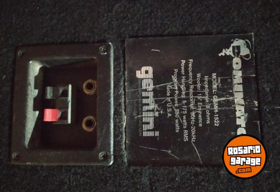 Instrumentos Musicales - vendo Bafles, Potencia, bandeja Mixer, y micrófonos con pies jirafa - En Venta