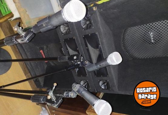 Instrumentos Musicales - vendo Bafles, Potencia, bandeja Mixer, y micrófonos con pies jirafa - En Venta