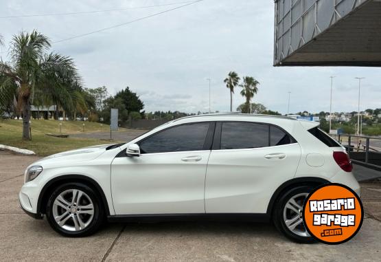 Autos - Mercedes Benz GLA 200 2016 Nafta 102000Km - En Venta