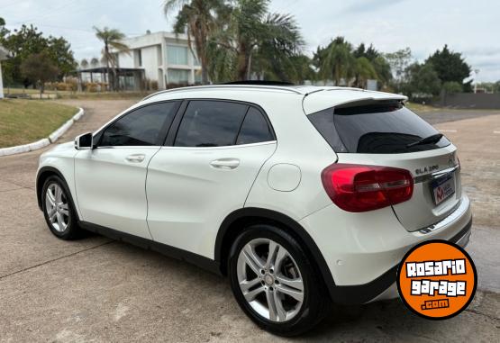 Autos - Mercedes Benz GLA 200 2016 Nafta 102000Km - En Venta