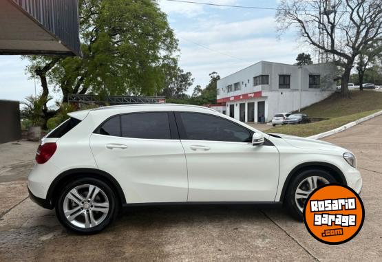Autos - Mercedes Benz GLA 200 2016 Nafta 102000Km - En Venta
