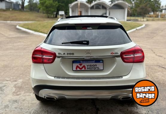 Autos - Mercedes Benz GLA 200 2016 Nafta 102000Km - En Venta