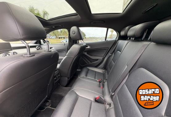 Autos - Mercedes Benz GLA 200 2016 Nafta 102000Km - En Venta
