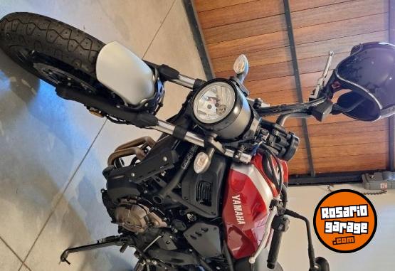 Motos - Yamaha XSR 700 2018 Nafta 11000Km - En Venta
