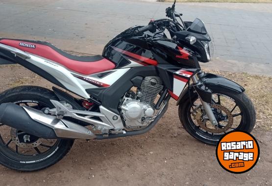 Motos - Honda Cb 250 2018 Nafta 11000Km - En Venta