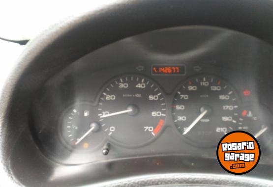 Autos - Peugeot 206 2005 Nafta 142000Km - En Venta