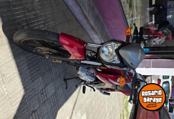 Motos - Suzuki 125 2024 Nafta 7000Km - En Venta