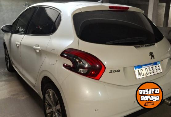 Autos - Peugeot 208 2017 Nafta 94000Km - En Venta
