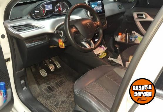 Autos - Peugeot 208 2017 Nafta 94000Km - En Venta