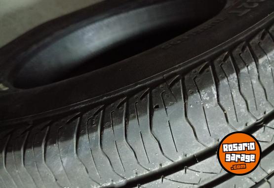 Accesorios para Autos - Vendo cubierta Continental 185 60 R15 - En Venta