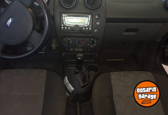 Autos - Ford fiesta one ambient 5p 2013 GNC 124000Km - En Venta