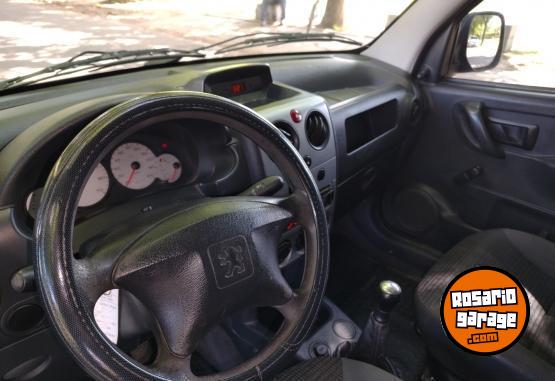Utilitarios - Peugeot Partner furgón 2013 Nafta 130000Km - En Venta