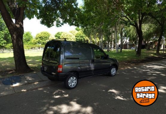 Utilitarios - Peugeot Partner furgón 2013 Nafta 130000Km - En Venta